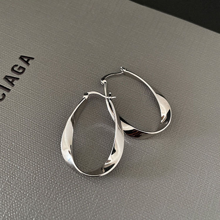 šFlash Saleā”Sterling Silver Mobius Twist Hoop Earrings - W18
